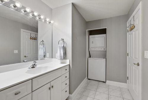 1920 Farwell Ave, Milwaukee WI  53202-1571 exterior