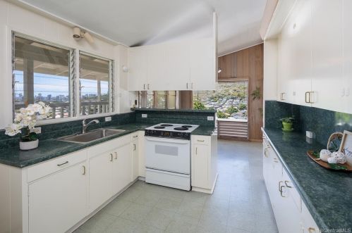 1835 10 Ave, Honolulu HI 96816-2907 exterior