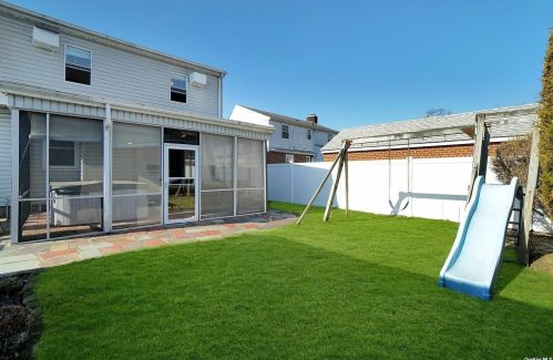 145 Chester St, Valley Stream NY 11580-4210 exterior