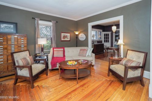 1602 Grand Ave, Kalamazoo MI 49006-4489 exterior