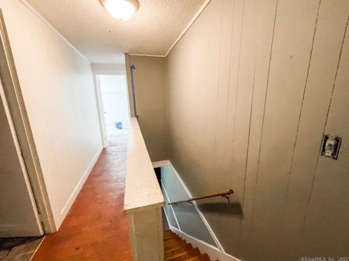 1032 High St, Killingly CT 06239-3018 exterior