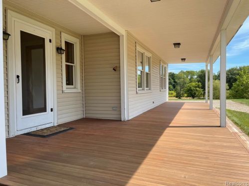 1383 Predmore Rd, Rochester MI 48363-1709 exterior