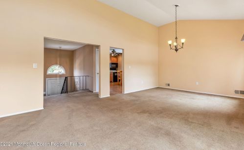 16 Dogwood Ln, Hazlet NJ  07730-1409 exterior