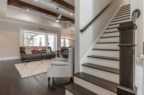 305 Hanna Ave, Tampa FL  33604-6633 exterior