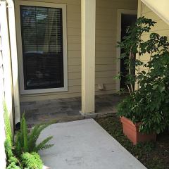 737 Bering Dr, Houston TX  77057-2103 exterior