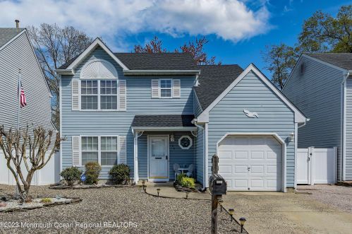 24 Sunnydale Dr, Berkeley Township, NJ 08721-1379