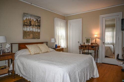 2815 Superior St, Duluth MN 55804-2448 exterior