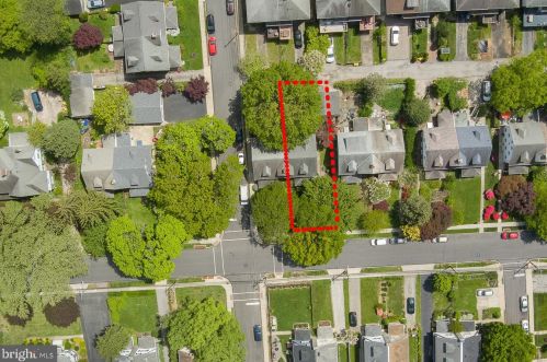 131 Linwood Ave, Ardmore PA 19003-2824 exterior