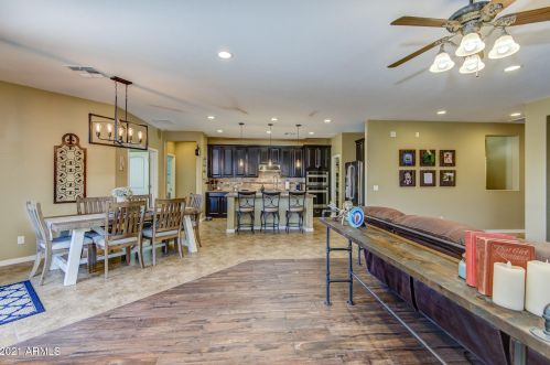 3765 Aracely Dr, Phoenix AZ 85087-5998 exterior