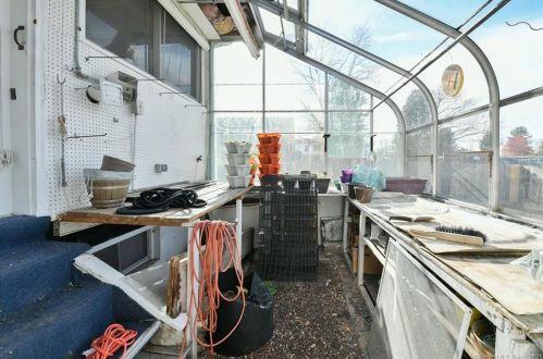 9 Hamilton Ct, Enfield CT 06082-3910 exterior