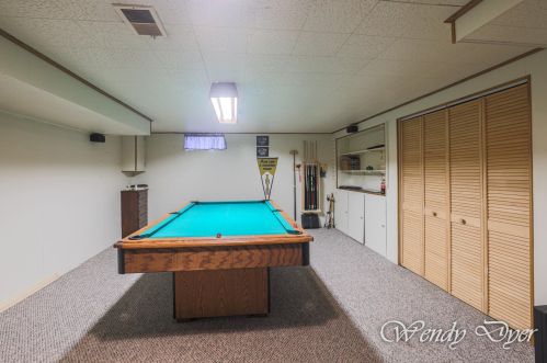 1042 Northlawn St, Grand Rapids MI 49505-3717 exterior