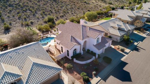 2737 Amberwood Dr, Phoenix AZ 85045-4208 exterior