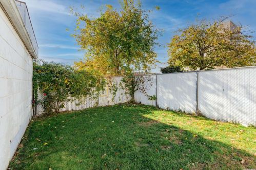 128 Casper St, Valley Stream NY 11580-3606 exterior