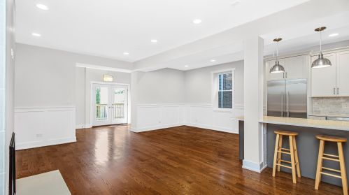 2317 Addison St, Chicago IL 60618-6042 exterior