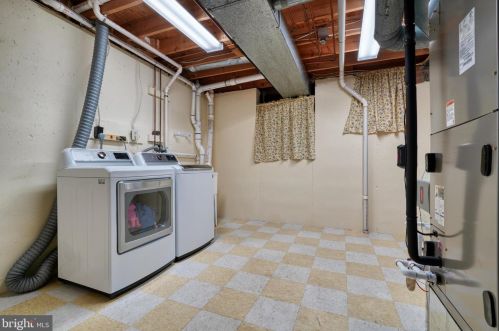 1609 Mithering Ln, Silver Spring MD 20905-7045 exterior