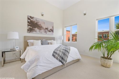 2125 Clifton Ave, Chicago IL  60614-4115 exterior