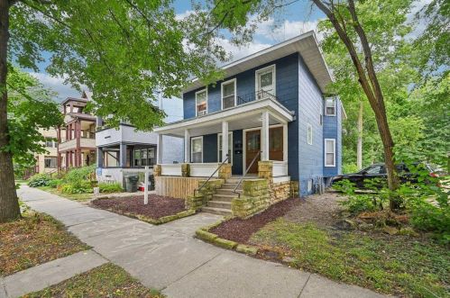 1142 Jenifer St, Madison WI 53703-3745 exterior