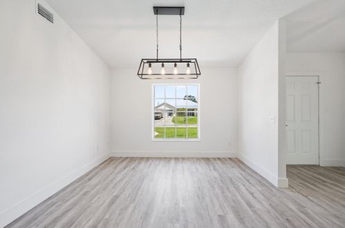 2098 Larchmont Ln, Fort Pierce FL  34984-4337 exterior