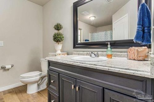 3906 Jarrett St, Milton FL  32571-2426 exterior