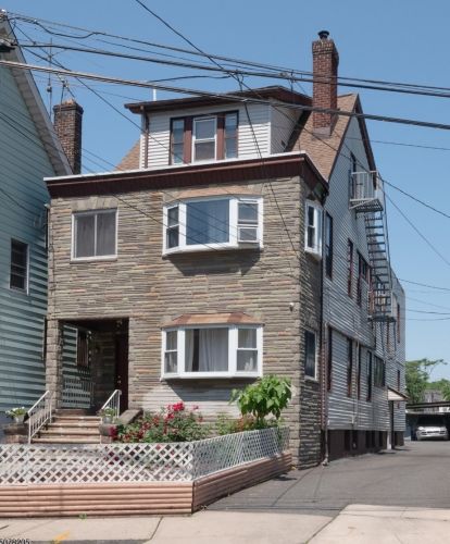85 21st St, Irvington, NJ 07111-4558