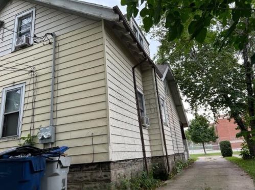 2144 49, Milwaukee WI 53208-1106 exterior