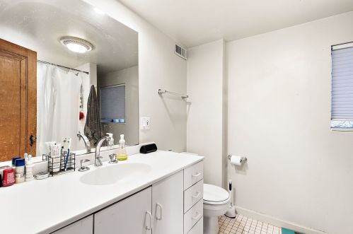 2147 Shakespeare Ave, Chicago IL 60647-3217 exterior