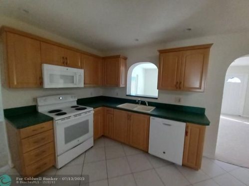 1662 Carillo Ave, Fort Pierce FL 34953-1745 exterior