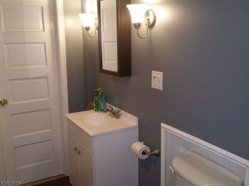 12 Adamsville Rd, Bridgewater NJ 08807-3049 exterior