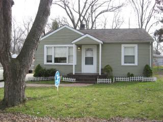 3313 Fox Blvd, Commerce Township, MI 48382-4233