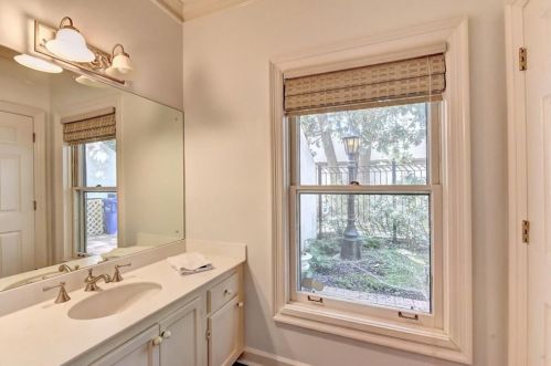 2470 Brookhaven Pl, Atlanta GA 30319-3018 exterior