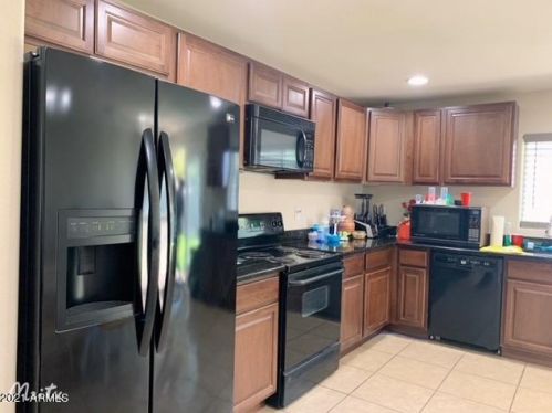 2646 69 Dr, Phoenix AZ 85033-5122 exterior