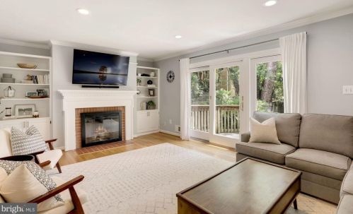 1111 Wimbledon Dr, Mc Lean, VA 22101-2937