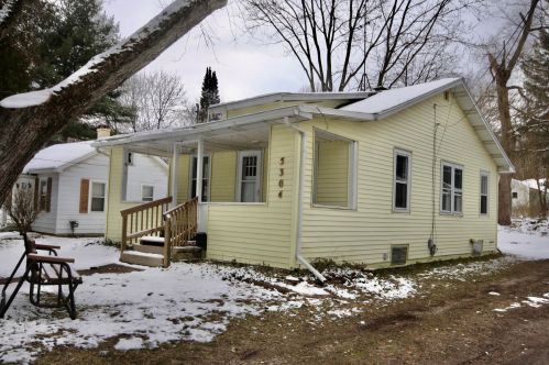 5304 Keyes Dr, Kalamazoo, MI 49004-1569