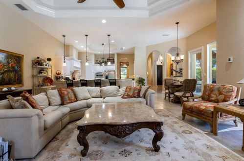 819 Bentwood Dr, Naples FL 34109 exterior