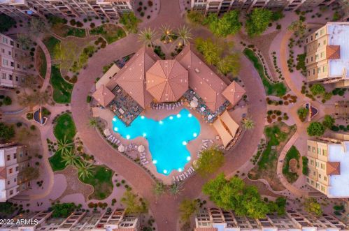 5350 Deer Valley Dr, Phoenix AZ  85054-4126 exterior