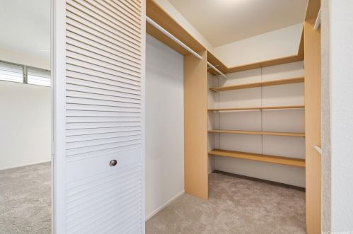 370 Elelupe Rd, Honolulu HI 96821-2248 exterior