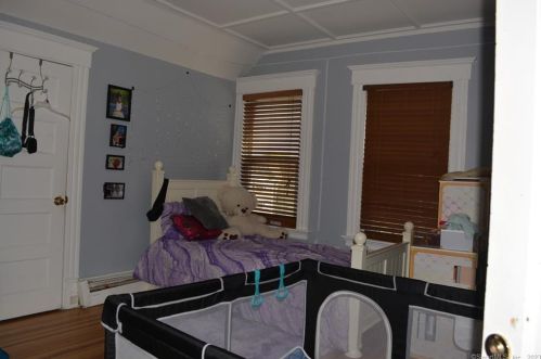 356 Chestnut St, New Britain CT 06051-2307 exterior