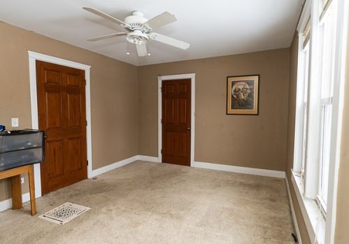 905 Tappan St, Bull Valley IL 60098-2451 exterior