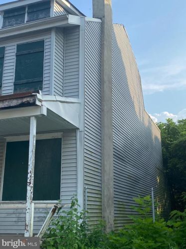 605 Edgewood Ave, Trenton, NJ 08618-5505