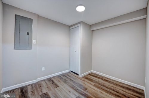 6013 Leewood Dr, Alexandria VA 22310-1920 exterior