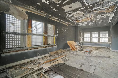 7413 King Dr, Chicago IL 60653-4145 exterior