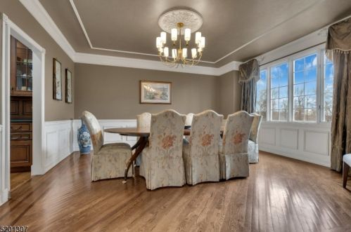 7 Chilton Rd, Chester NJ  07930-3107 exterior