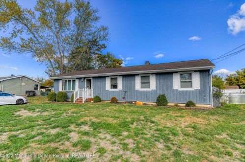 26 Laurelton Ave, Jackson Twp NJ  08527-2437 exterior