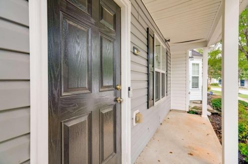 709 Crestwell Cir, Atlanta GA  30331-8626 exterior