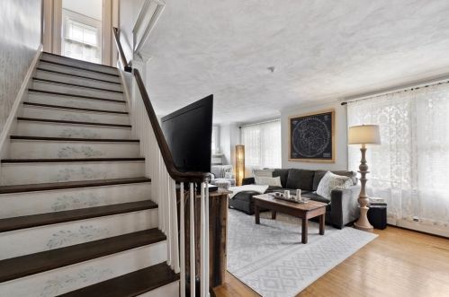 131 Pleasant St, Worcester MA 01609-3201 exterior