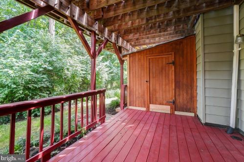 717 Twin Holly Ln, Silver Spring MD 20910-4665 exterior