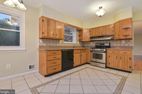 12817 Jingle Ln, Silver Spring MD 20906-3736 exterior