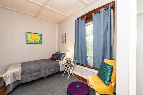 514 Kalamazoo St, Paw Paw MI 49079-1130 exterior