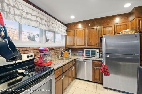 47 Southwood Dr, Old Bridge NJ 08857-1453 exterior