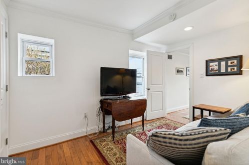 618 19 St, Philadelphia PA 19146-4655 exterior